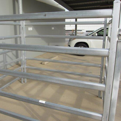 Recinzione galvanizzata galvanizzata Recinzione per bestiame bovino pecore maiale Recinzione in rotoli 300x48